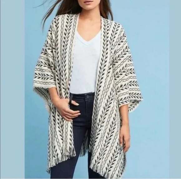 Do Everything in Love Sweaters - Anthropologie Do Everything in Love Iris Chevron Striped Kaftan Poncho